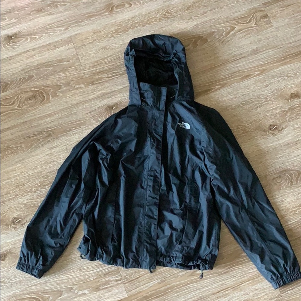 Black XL Women’s North Face Rain Jacket.